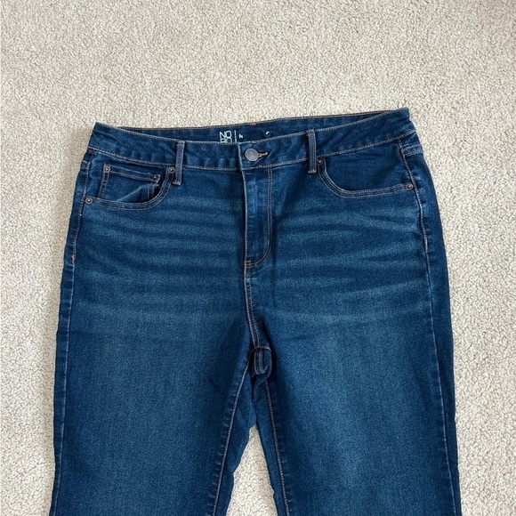 No boundaries dark blue flared bootcut jeans in size 17 - Picture 2 of 5